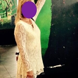 Off-white Woman’s Lacy Long Top